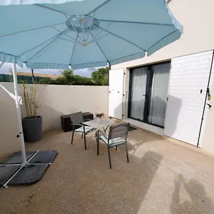 charmant-studio-moderne-avec-extrieur.fr-provencehotel.com/